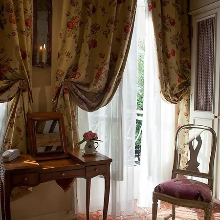 Caron De Beaumarchais Hotel Paris