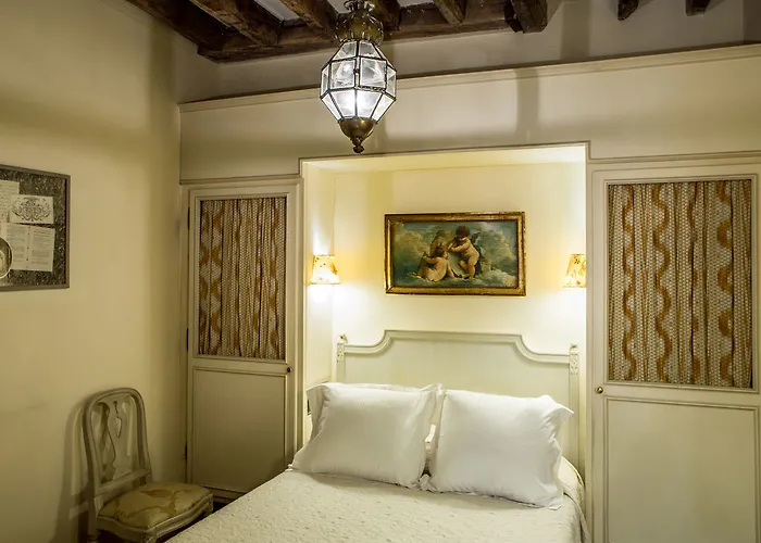 فندق Caron De Beaumarchais 3*