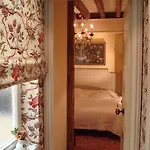 Caron De Beaumarchais Otel 3*