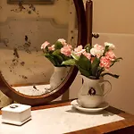 Caron De Beaumarchais Paris