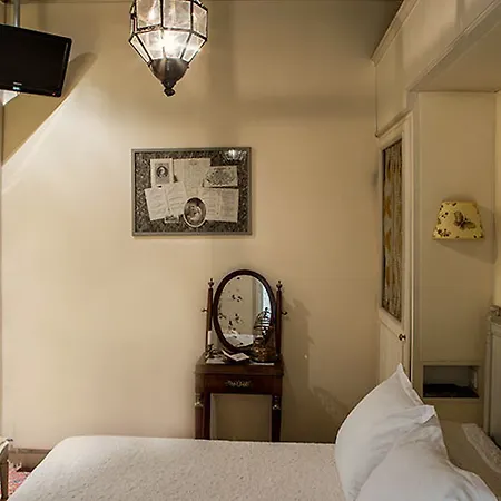 فندق Caron De Beaumarchais 3*
