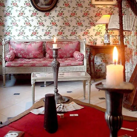 فندق Caron De Beaumarchais باريس
