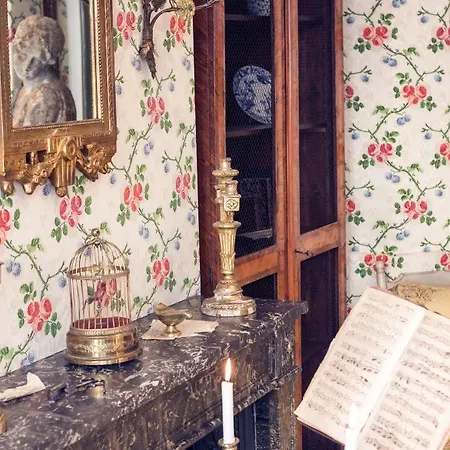 Отель Caron De Beaumarchais 3*