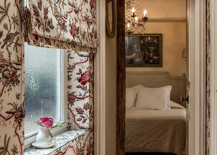 Caron De Beaumarchais Hotel 3*