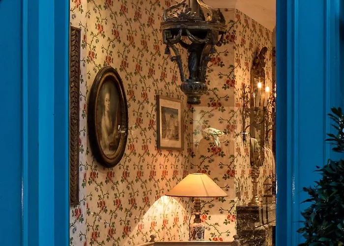 Caron De Beaumarchais Paris