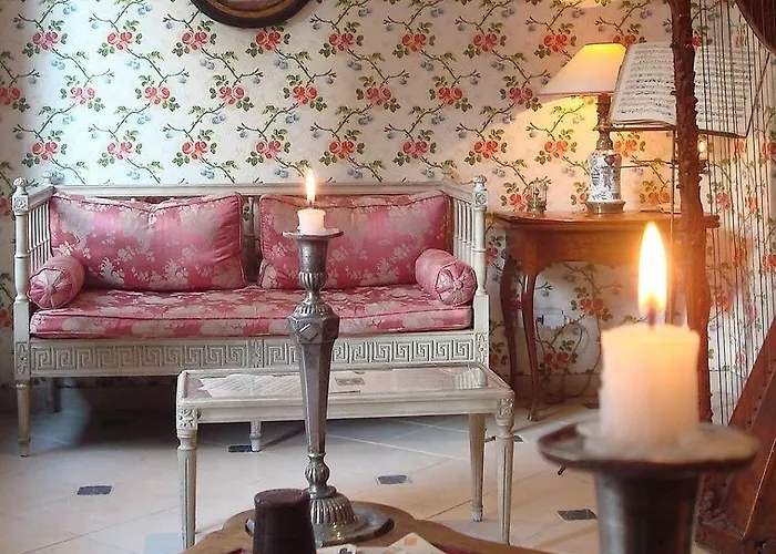 Hotel Caron De Beaumarchais Paris