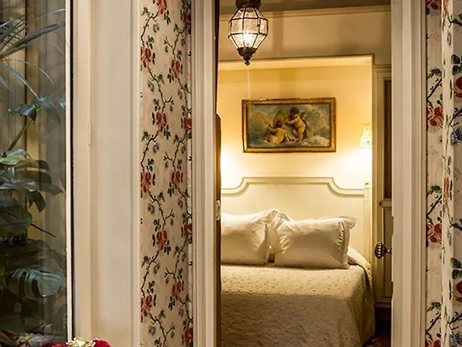 Caron De Beaumarchais Paris