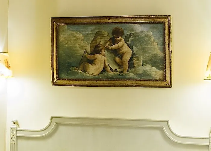 Hotel Caron De Beaumarchais Paris