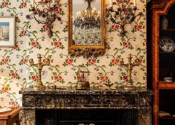 Caron De Beaumarchais Hotel Paris