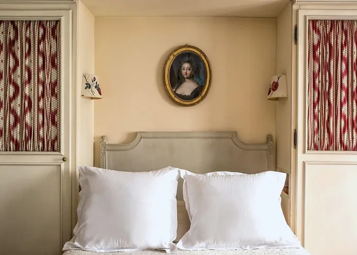 Caron De Beaumarchais Paris