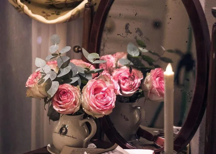 Hotel Caron De Beaumarchais Paris