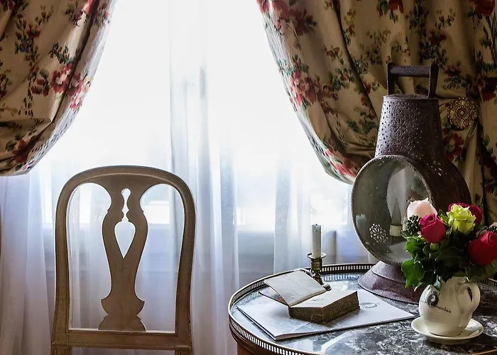 Hotel Caron De Beaumarchais