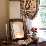 Hotel Caron De Beaumarchais Paris
