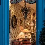 Caron De Beaumarchais Paris