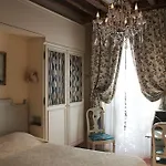 Caron De Beaumarchais 3* Paris