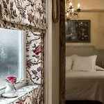 Caron De Beaumarchais Hotel Paris