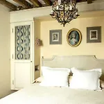 Caron De Beaumarchais 3* Paris