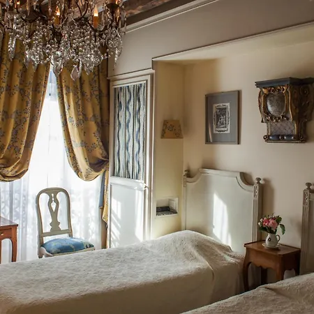 Caron De Beaumarchais Hotel 3*
