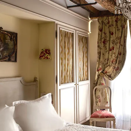 Caron De Beaumarchais Paris