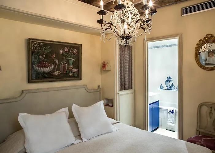 Caron De Beaumarchais ホテル 3*