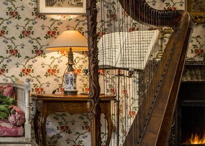 Caron De Beaumarchais ホテル パリ
