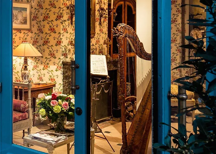 Caron De Beaumarchais パリ