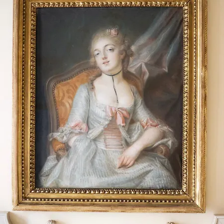 Hotel Caron De Beaumarchais Paris
