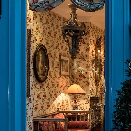Caron De Beaumarchais Paris