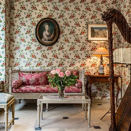 Hotel Caron De Beaumarchais 3*