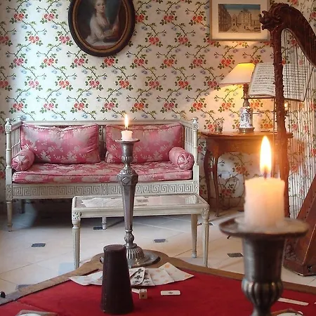 Hotel Caron De Beaumarchais Paris