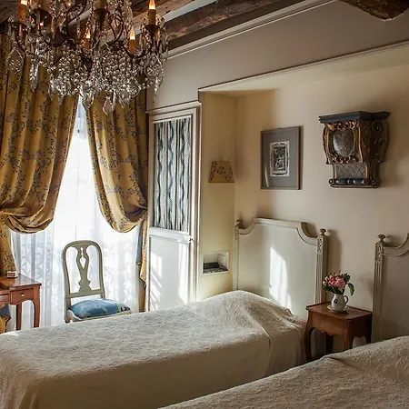 Caron De Beaumarchais Paris
