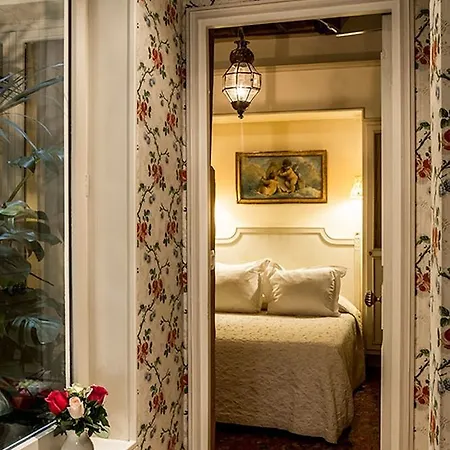Caron De Beaumarchais Paris