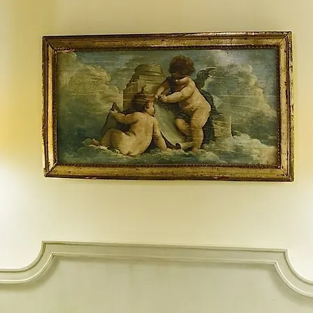 Hotel Caron De Beaumarchais Paris