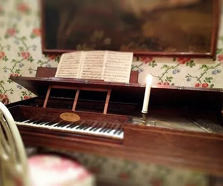 Hotel Caron De Beaumarchais