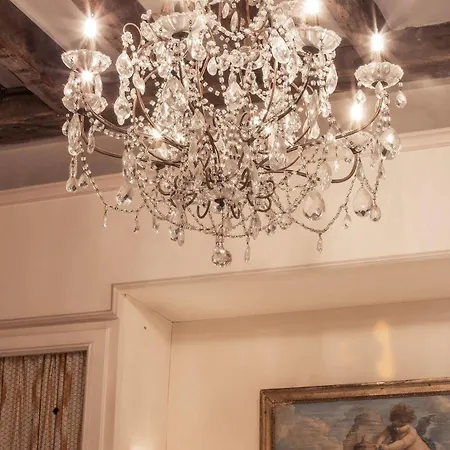 Caron De Beaumarchais Hotel 3*