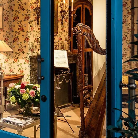 Caron De Beaumarchais Paris