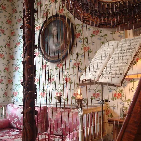 Caron De Beaumarchais Paris
