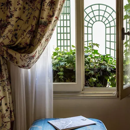 Caron De Beaumarchais 3*