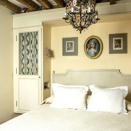 Caron De Beaumarchais 3* Paris